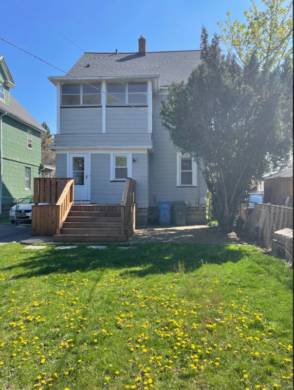 Building Photo - 614 Parsells Ave