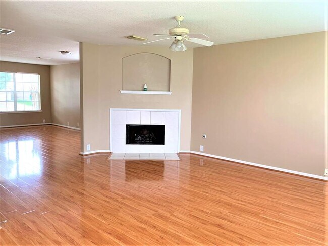 Building Photo - 17406 Turquoise Stream Dr