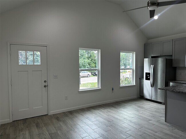 Foto del edificio - 16686 E Lynbrook