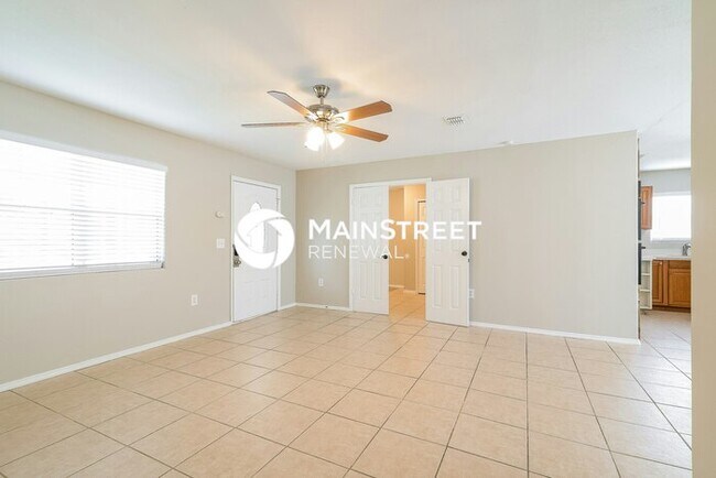 Foto del edificio - 4 Bedroom Pet-Friendly Home in St. Cloud, FL with Main Street Renewal
