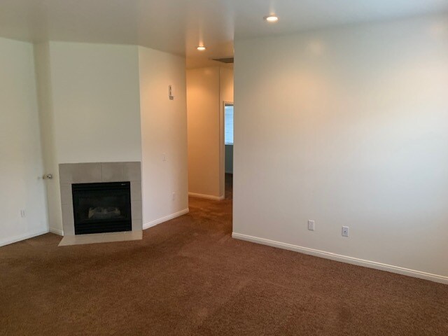 Building Photo - 517 Yellow Meadow Ct