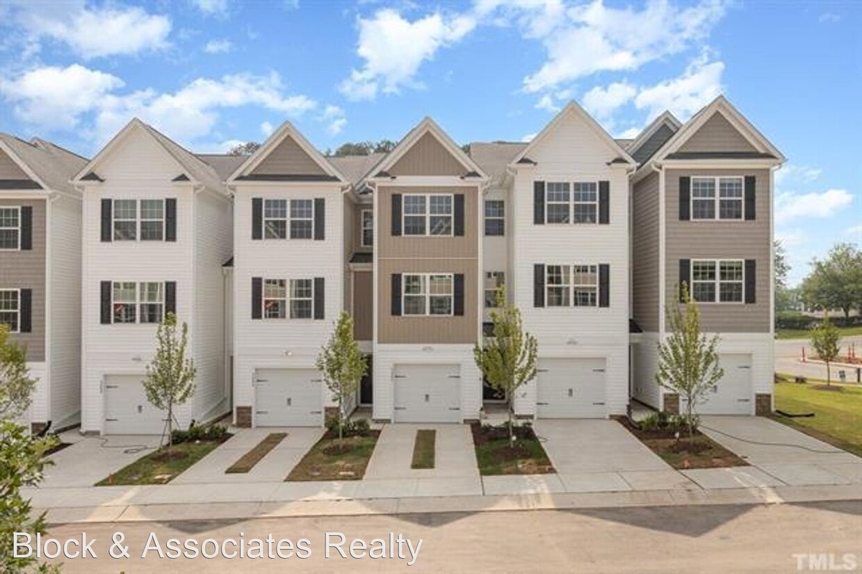 Primary Photo - 3 br, 2.5 bath House - 5004 Jayden Dr.