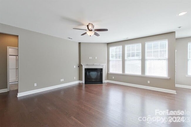 Building Photo - 149 Glade Vly Ave
