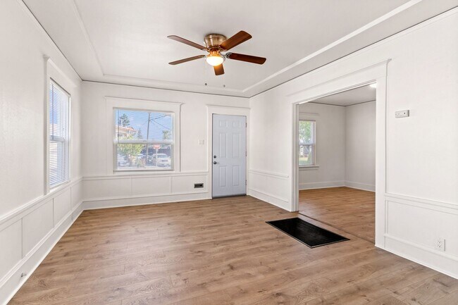 Foto del edificio - Charming San Leandro Cottage with Modern U...