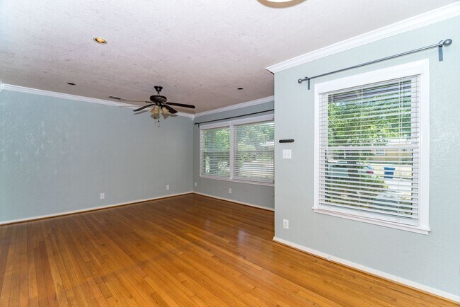 Foto del edificio - 2-Bedroom Home--READY FOR MOVE IN!