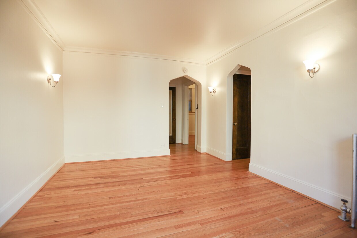 Foto principal - 2026 W Berwyn Ave