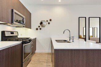 Galewood Flats photo'