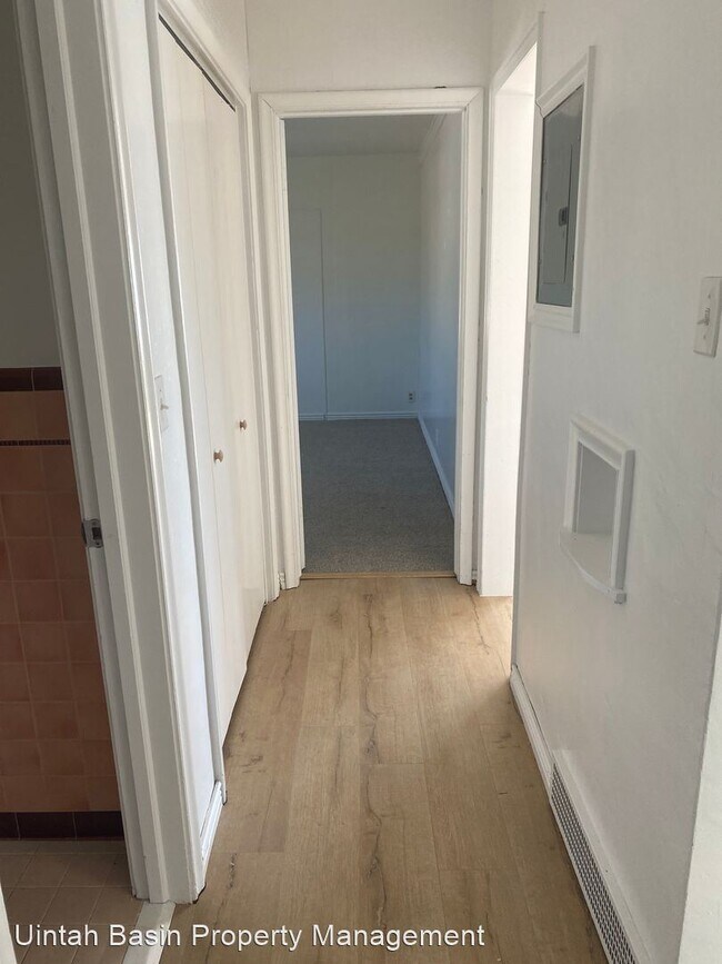 Foto del edificio - 3 br, 2 bath House - 108 W 200 N