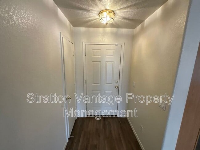 Building Photo - 2643 S 84th Gln