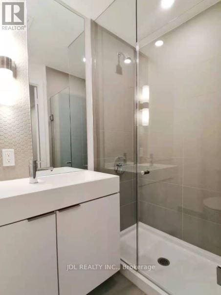 Building Photo - 33 Helendale Ave