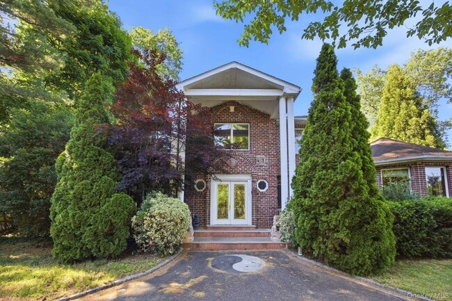 Photo - 1 Bridle Path Dr House