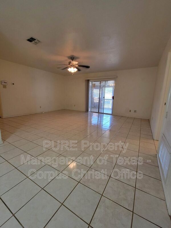 Building Photo - 741 Briston St