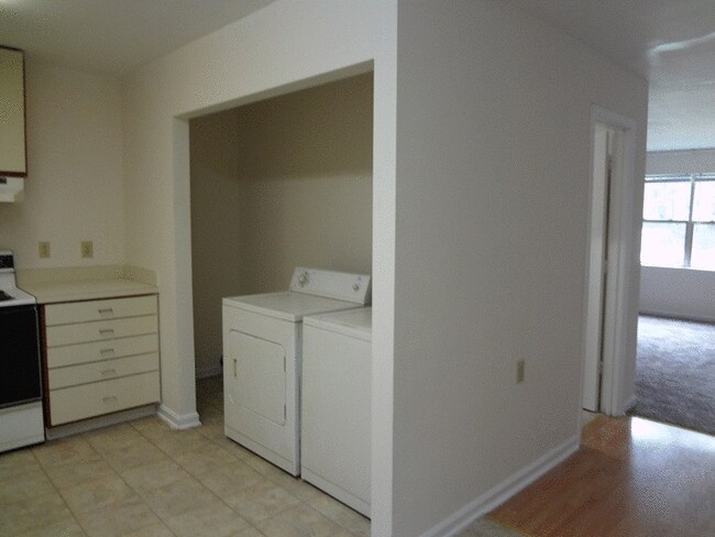 Building Photo - 6354 Winston Pl