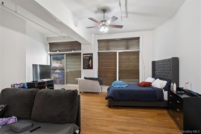 Foto del edificio - 25 N Broadway