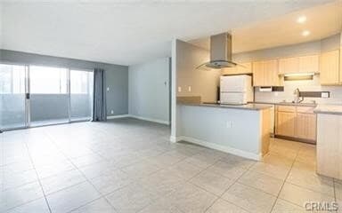 Building Photo - 423 Avenue G
