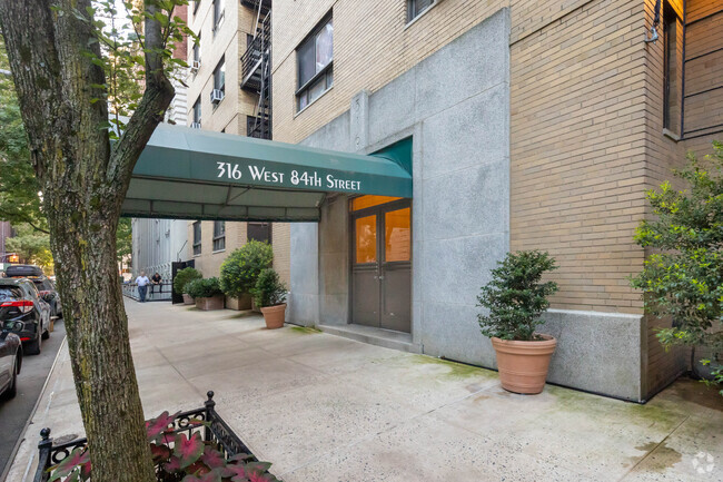 Building Photo - 316 W 84th St
