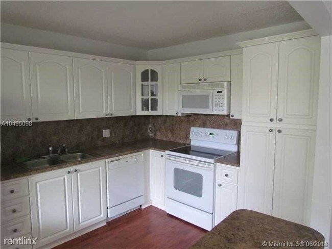 Building Photo - 2 br, 2 bath  - 302 Lakeview Dr Apt 203