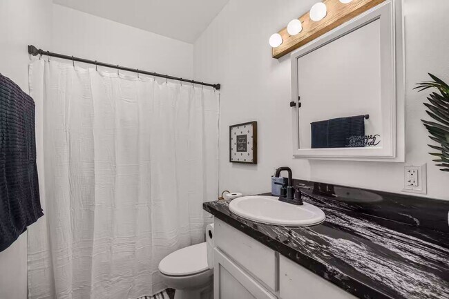 Building Photo - 304 Palomino Dr