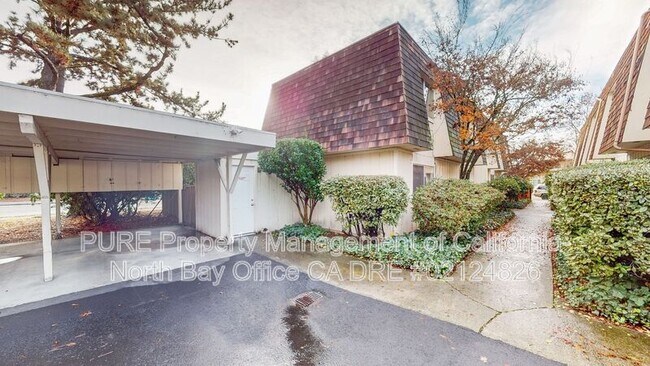 Building Photo - 1300 Slater St