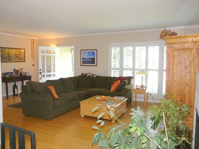 Foto del edificio - 2 Bedrooms, 1 Bathroom Popular Alta Height...