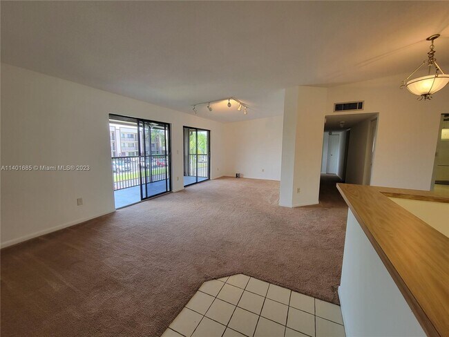 Foto del edificio - 9790 N Belfort Cir