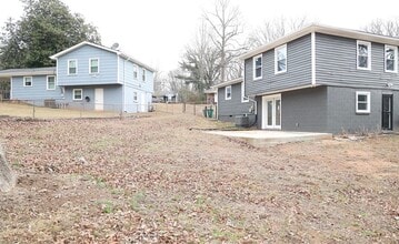 Building Photo - 2657 Crestdale Cir SE