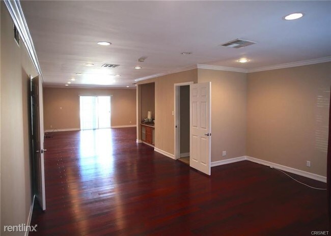 Foto del edificio - 16811 Halper St