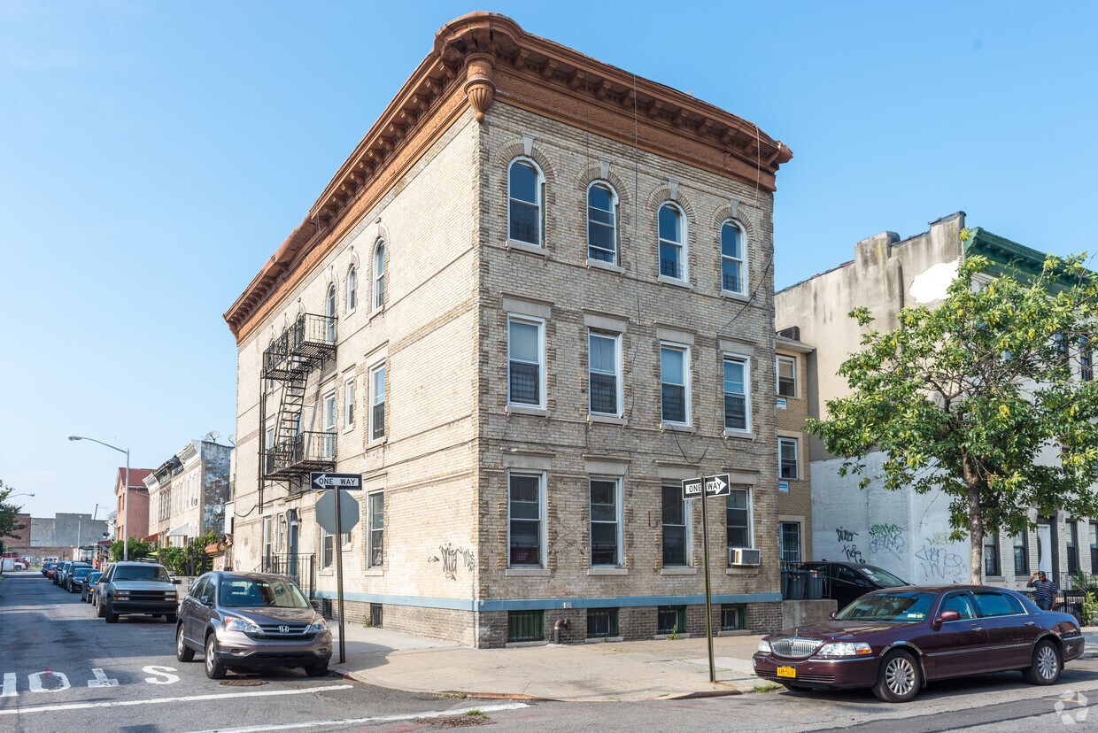 Primary Photo - 2405 Tilden Ave