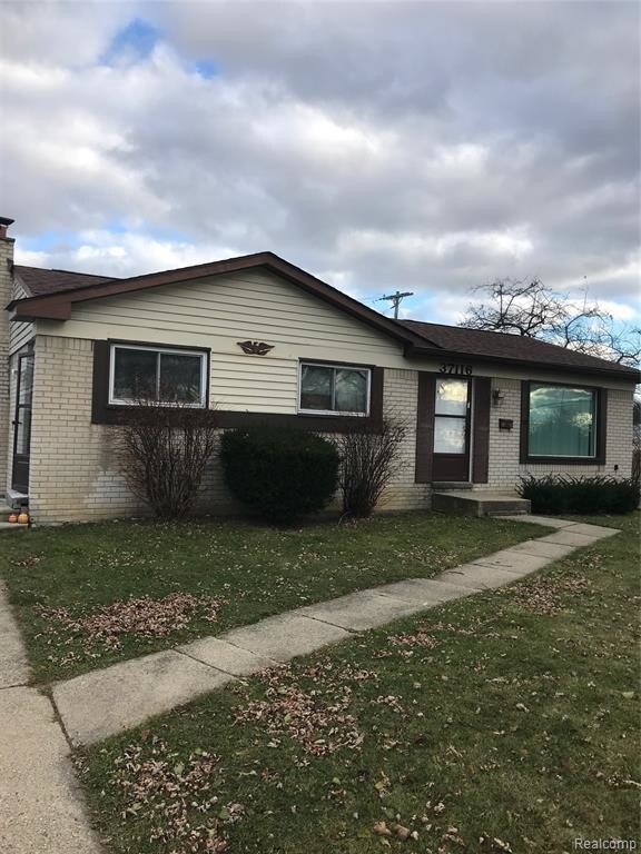 Building Photo - 37116 Castleton Dr