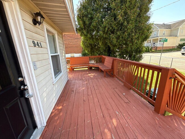 Foto del edificio - Beautiful Three-Bedroom Home In Baltimore