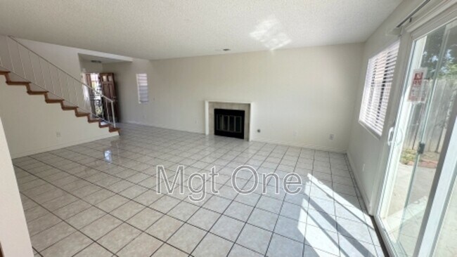 Foto del edificio - 13331 Barcelona Pl