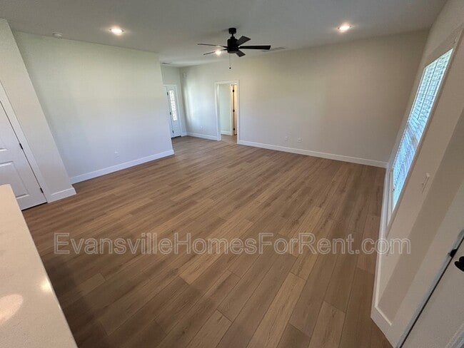 Building Photo - 3520 Sand Dr