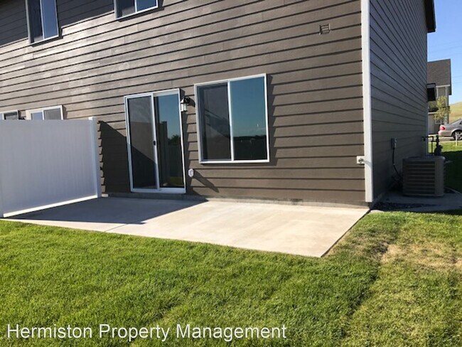 Foto del edificio - 3 br, 2.5 bath House - 1700 NE 8th St