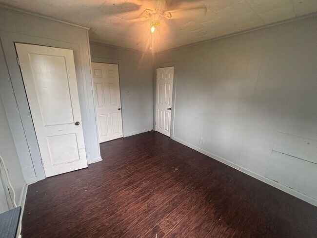 Foto del edificio - 9123 Cameron St