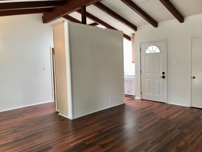 Building Photo - Cozy Burlingame Home