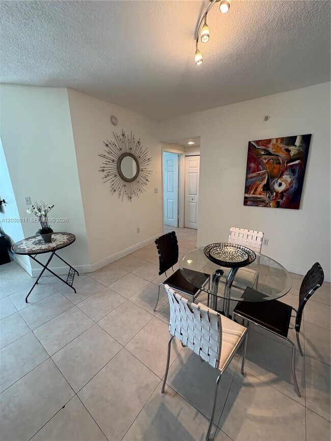 Foto del edificio - 275 NE 18th St