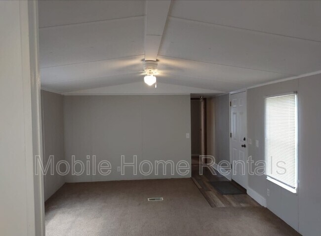 Building Photo - 2845 Dottie Ln