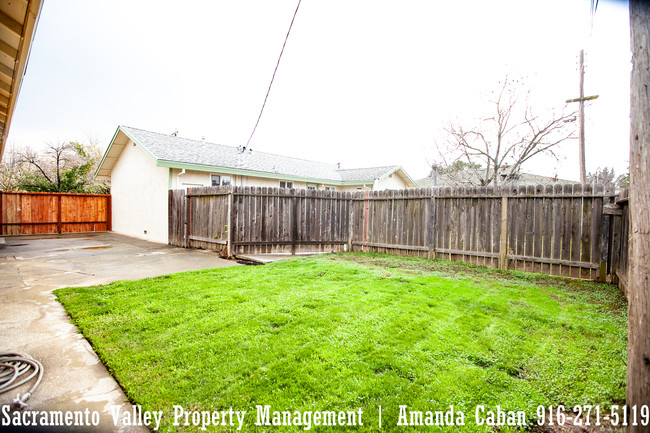 Building Photo - 6540 Nielsen Way