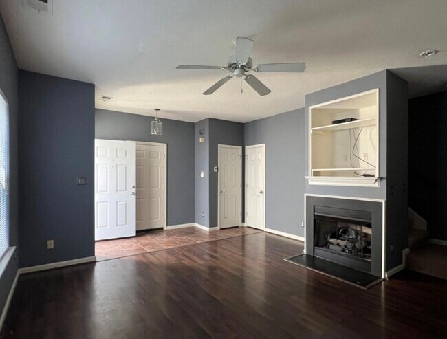 Foto del edificio - End Unit Townhouse Near Town Center VB