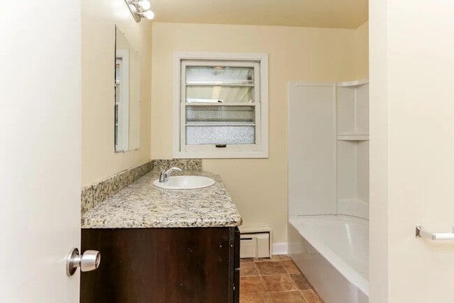 Building Photo - 1401 Highland Ave