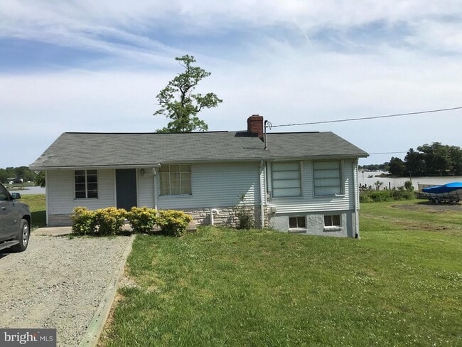 Building Photo - 660 Shore Dr