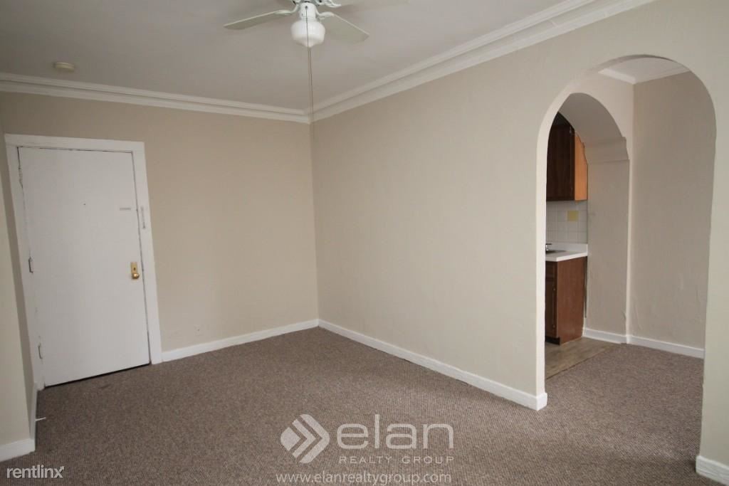 Primary Photo - 444 W St James Pl