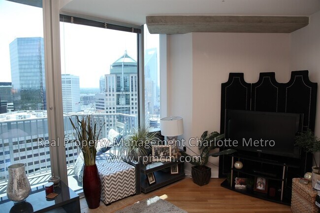 Foto del edificio - Fabulous Uptown View from 33rd Story Suite