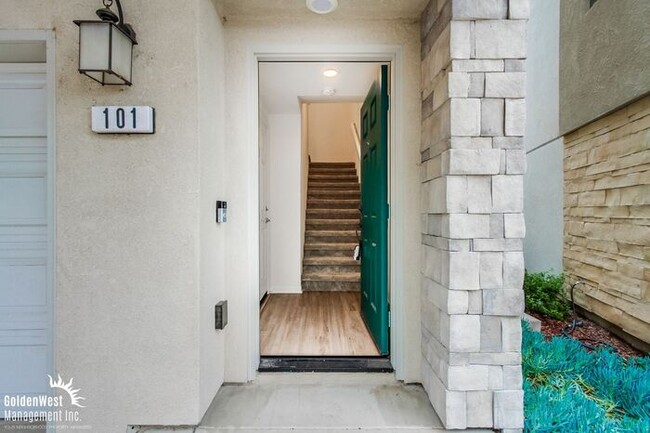 Foto del edificio - Modern 2Bdm 2.5Ba Condo in ViewPointe Comm...