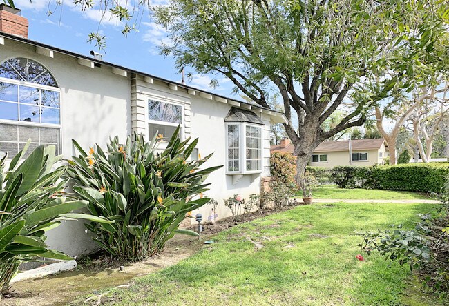 Foto del edificio - 5901 Colbath Ave