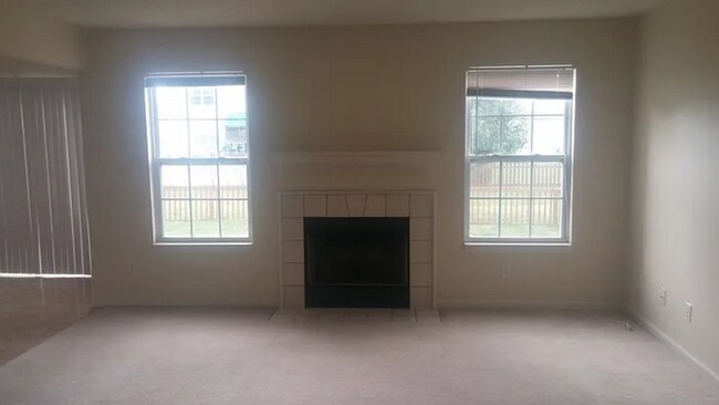Foto del edificio - 2425 Bluewood Way