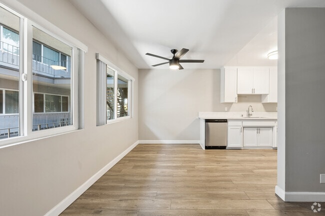1BR, 1BA - 690SF - Dining Room - The Capri