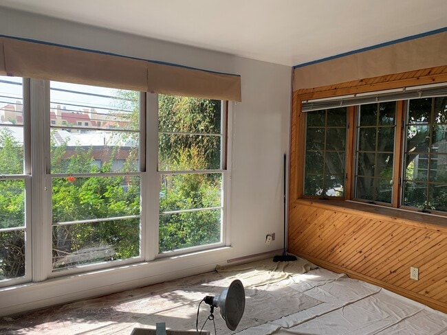 Living Room with bay window - 232 Hampton Dr