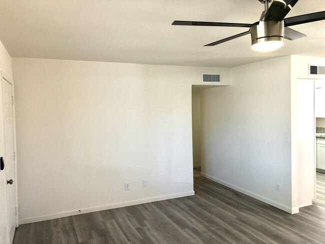 Foto del edificio - Cute 3 Bedroom Home near Hualapai Mt. School.