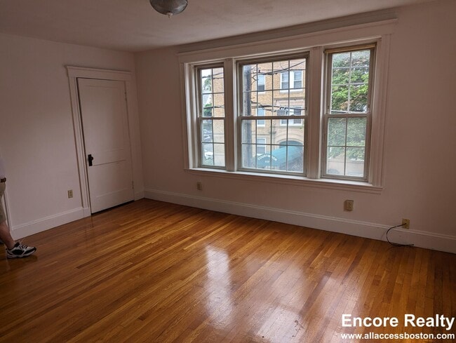 Foto del edificio - 120 Summer St